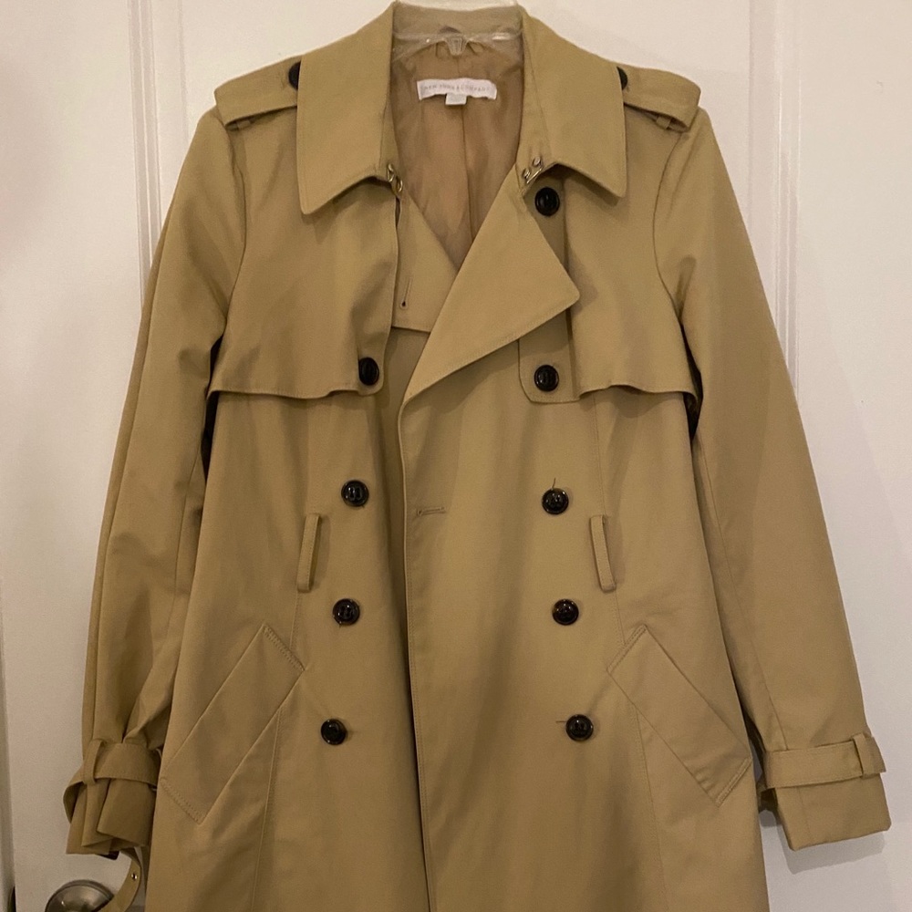 Trench coat without belt